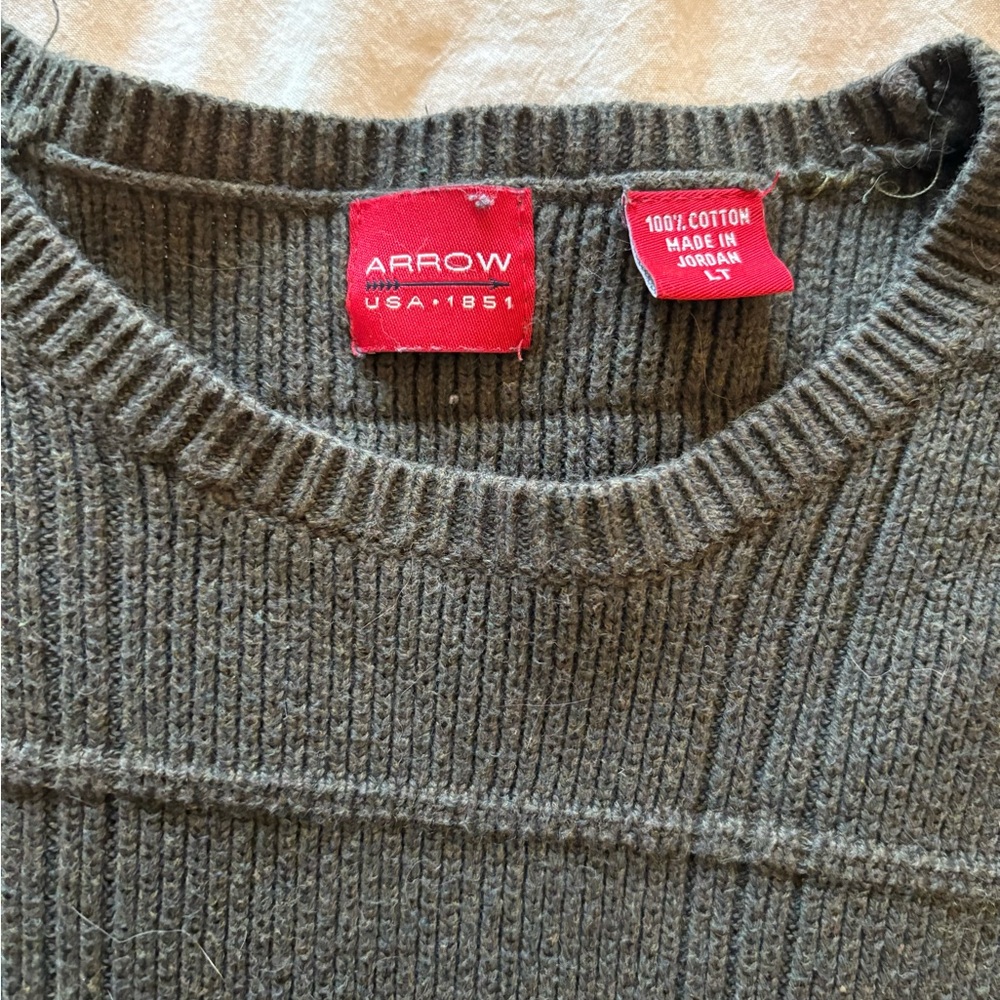 Arrow Classic Ribbed Pullover in Brown